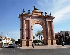 monumento arco de la calzada